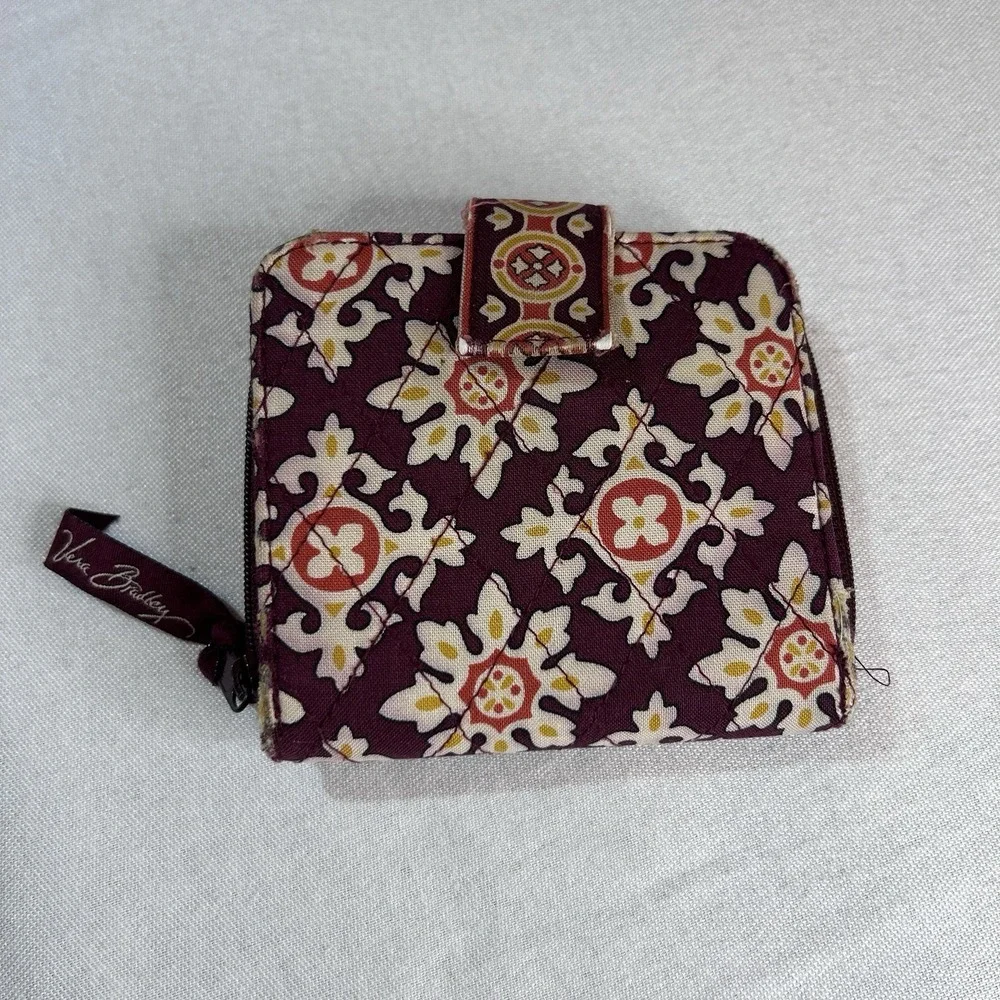 Small Vera Bradley Wallet Brown‎ Medallion Fold Zipper License & Card Slots